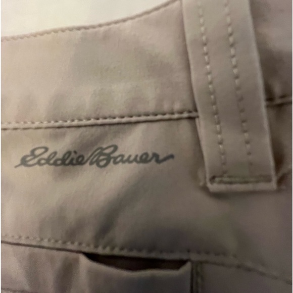 EDDIE BAUER KHAKI COLOR SIZE 10 LADIES SUMMER TRAIL SHORTS. - Picture 2 of 7